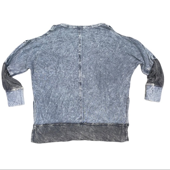 American Able Women’s Grey Distressed Cold Shoulder Top Size Small - Picture 4 of 6